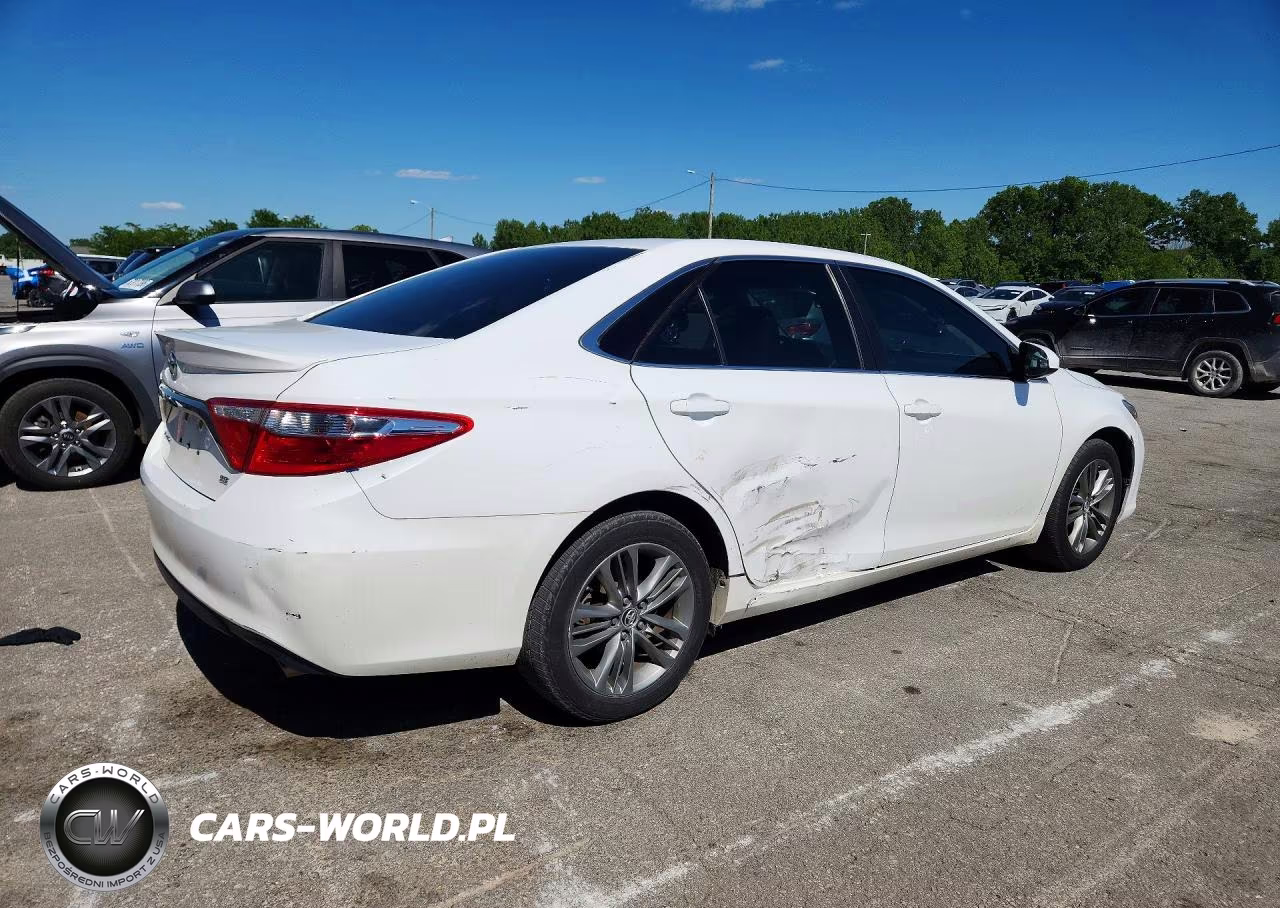 2015 Toyota Camry Se VIN:4T1BF1FK0FU011048 - 3