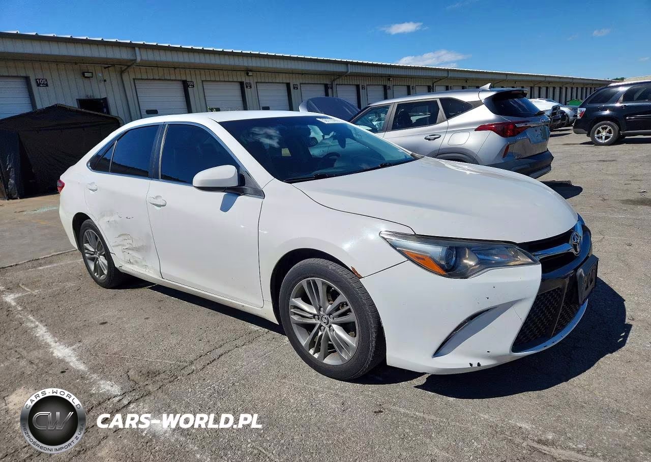 2015 Toyota Camry Se VIN:4T1BF1FK0FU011048 - 4