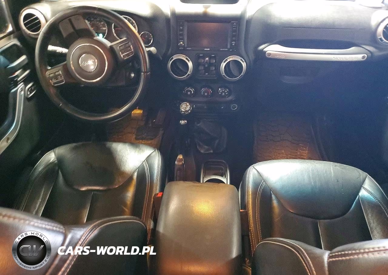 2015 Jeep Wrangler Unlimited Rubicon VIN:1C4BJWFG8FL558585 - 8