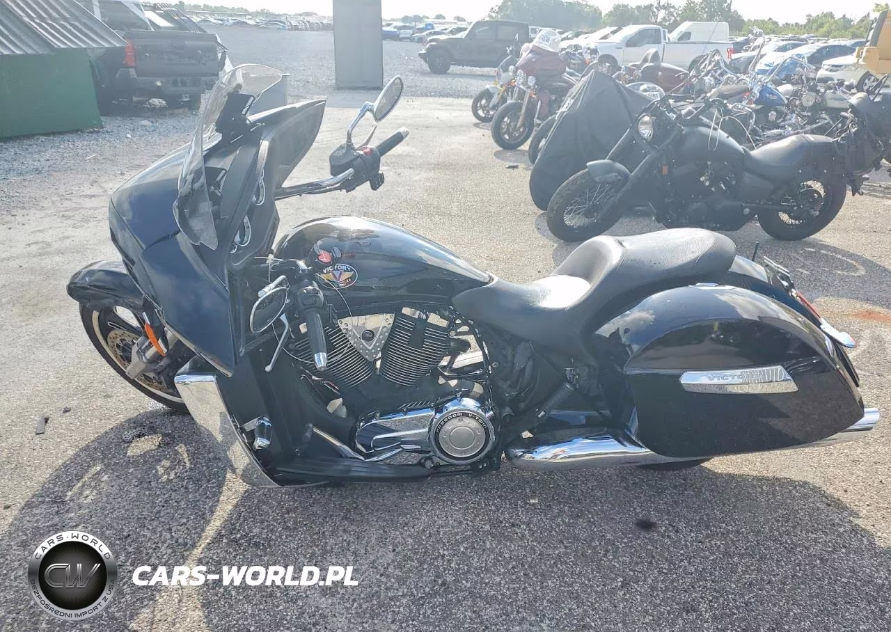2011 Victory Motorcycles Cross Country Standard VIN:5VPDB36N1B3000916 - 3