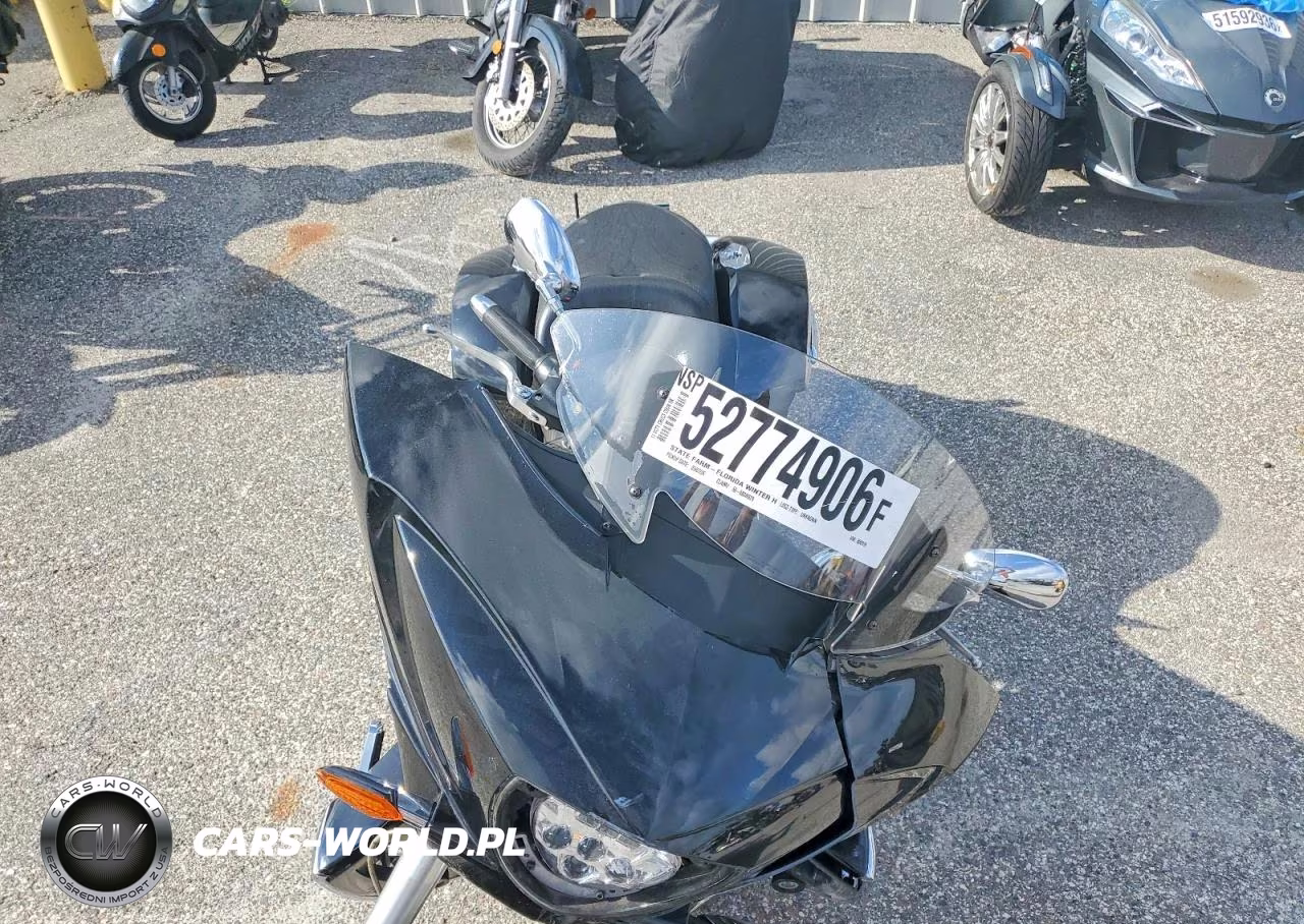 2011 Victory Motorcycles Cross Country Standard VIN:5VPDB36N1B3000916 - 5