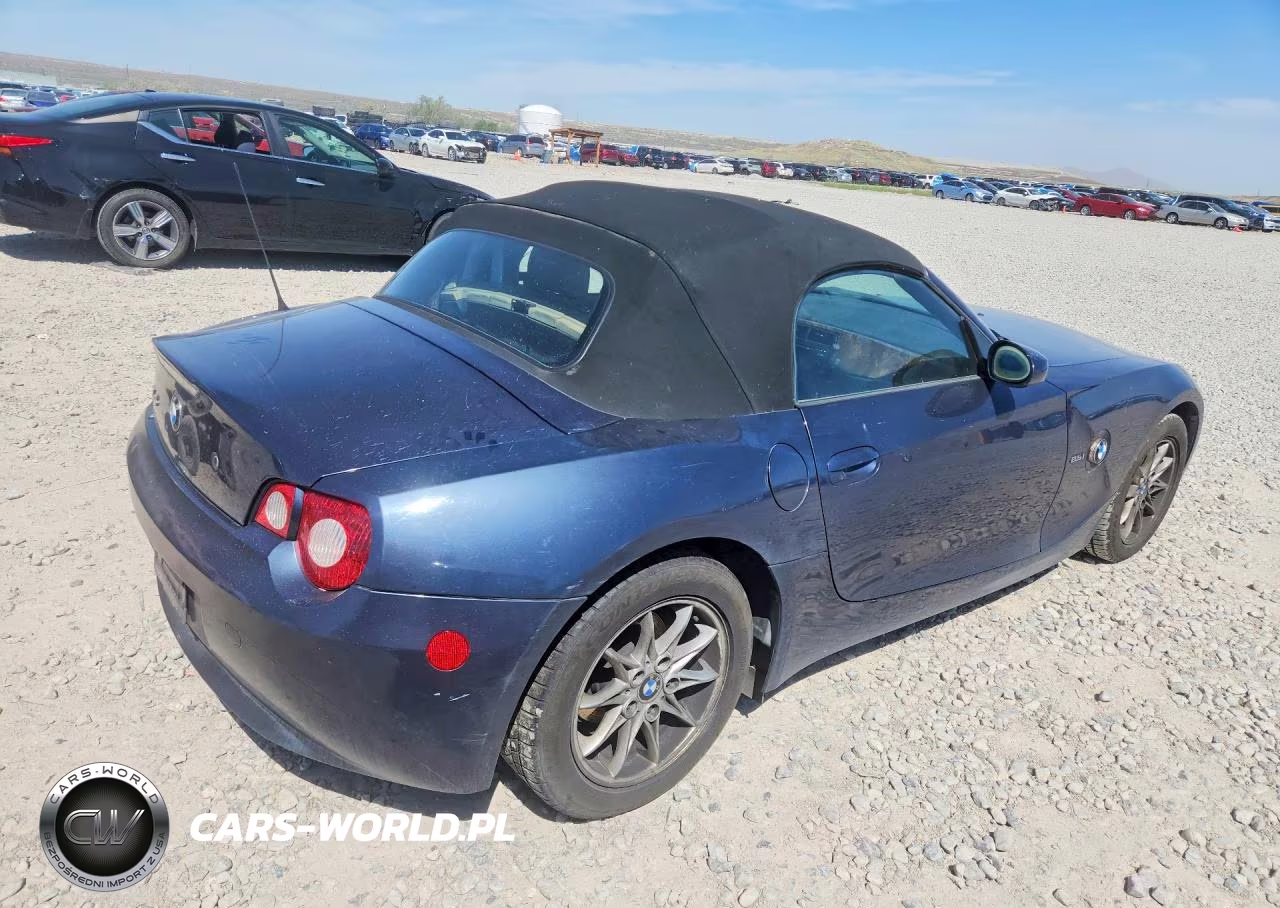 2005 BMW Z4 2.5 VIN:4USBT33565LS55325 - 3