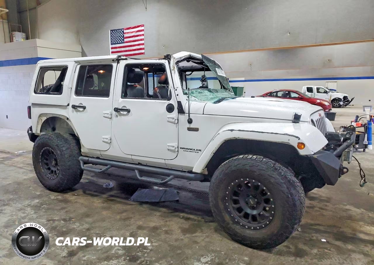 2016 Jeep Wrangler Unlimited Sahara VIN:1C4BJWEG7GL253629 - 4