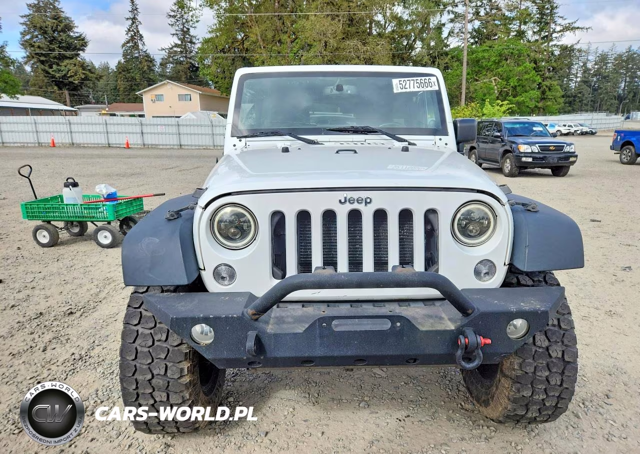 2014 Jeep Wrangler Unlimited Sport VIN:1C4BJWDG5EL145797 - 5