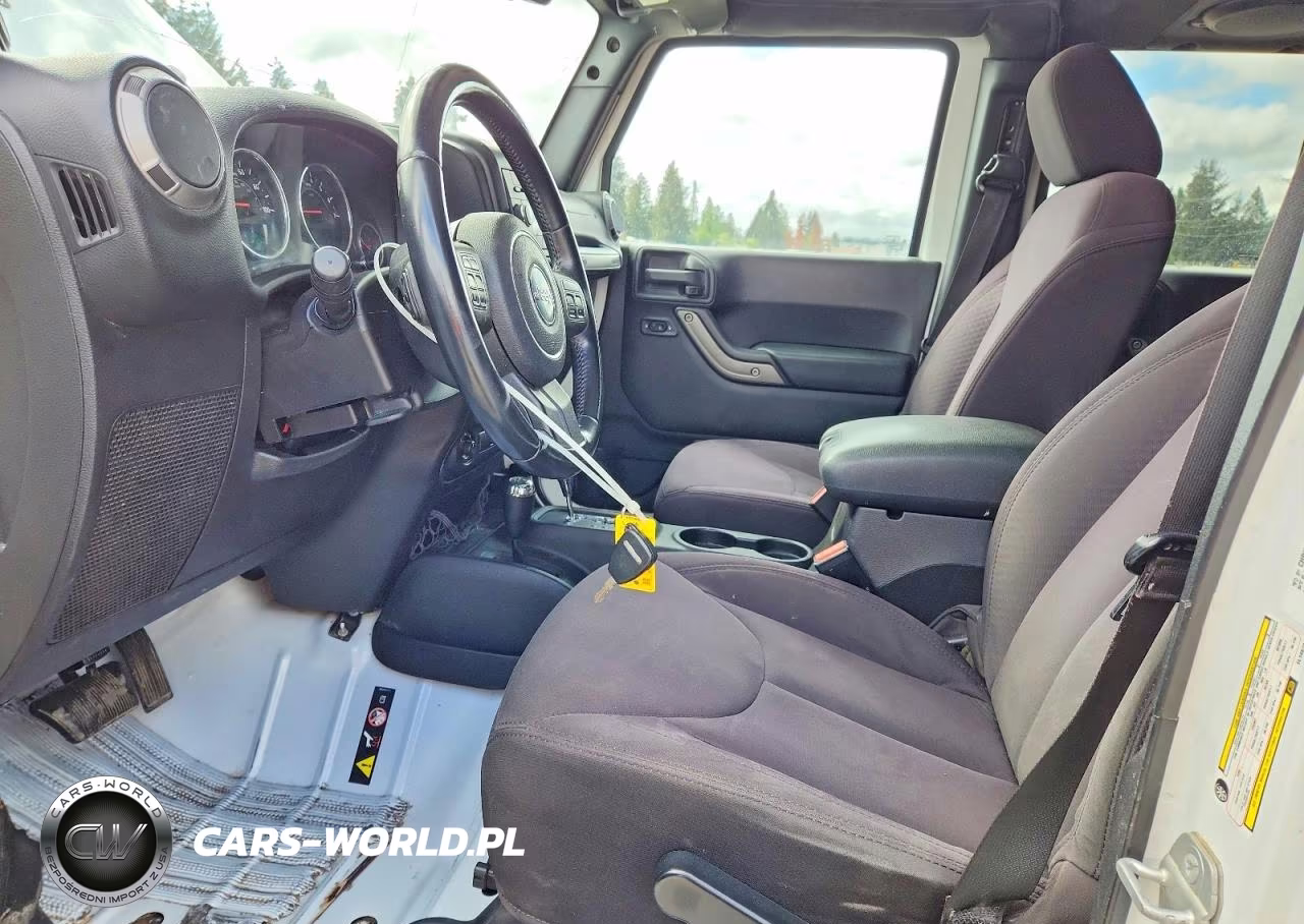 2014 Jeep Wrangler Unlimited Sport VIN:1C4BJWDG5EL145797 - 7