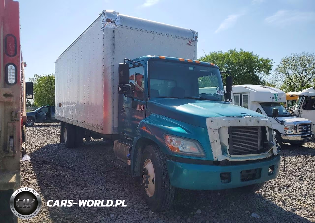 2015 Hino 258-268 Box Truck