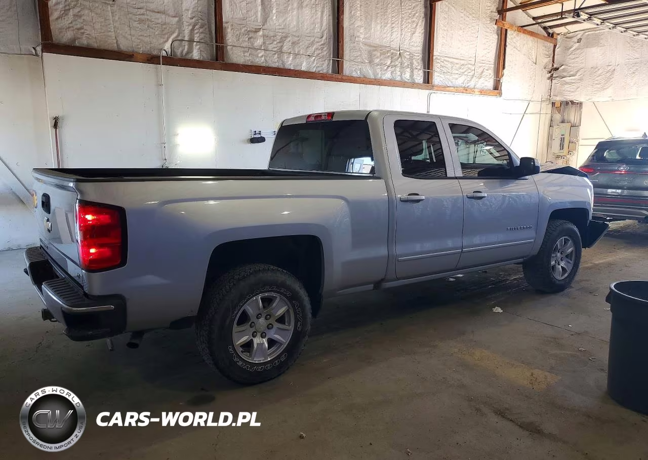 2018 Chevrolet Silver1500 VIN:1GCRCREC5JZ166646 - 3