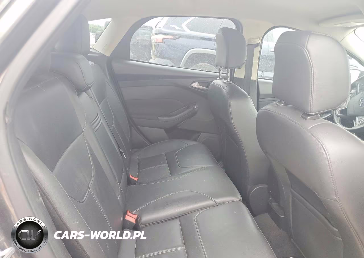 2015 Ford Focus Se VIN:1FADP3K23FL386276 - 10