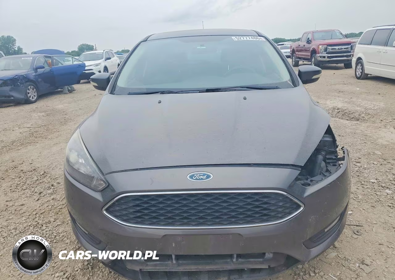 2015 Ford Focus Se VIN:1FADP3K23FL386276 - 5