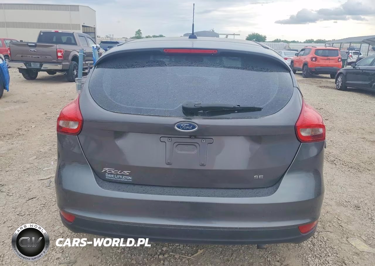 2015 Ford Focus Se VIN:1FADP3K23FL386276 - 6