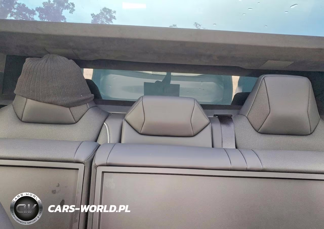 2024 Tesla Cybertruck VIN:7G2CEHED0RA027880 - 10