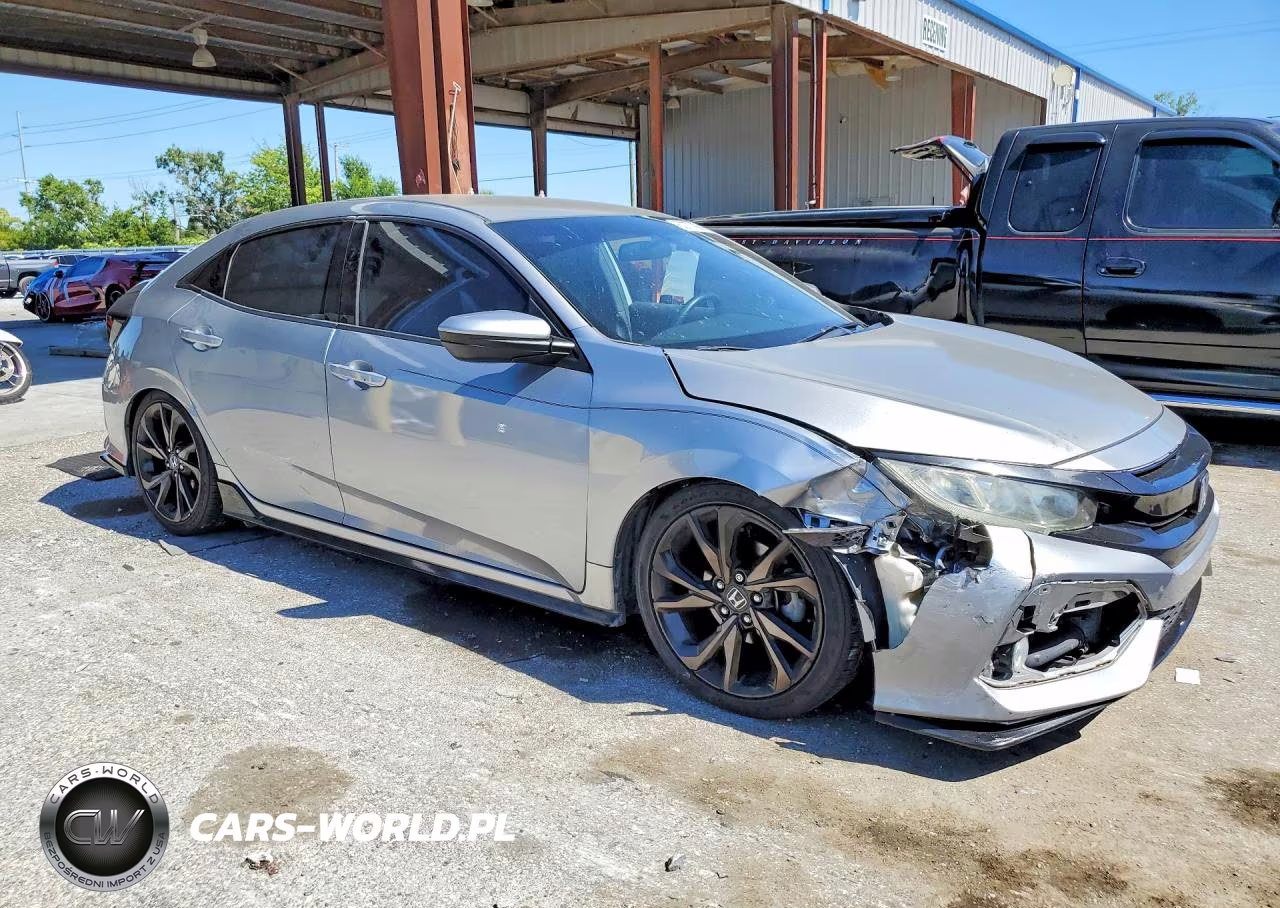 2018 Honda Civic Sport VIN:SHHFK7H43JU226216 - 4