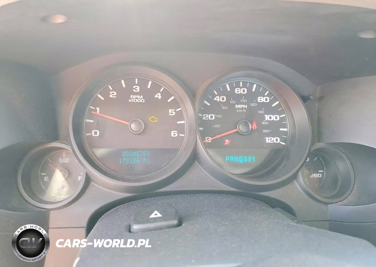 2007 Chevrolet Silverado C1500 Classic VIN:1GCEC14X17Z639584 - 9