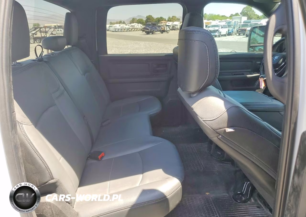 2026 Ram 2500 Tradesman VIN:3C63R5HL9TG205550 - 11