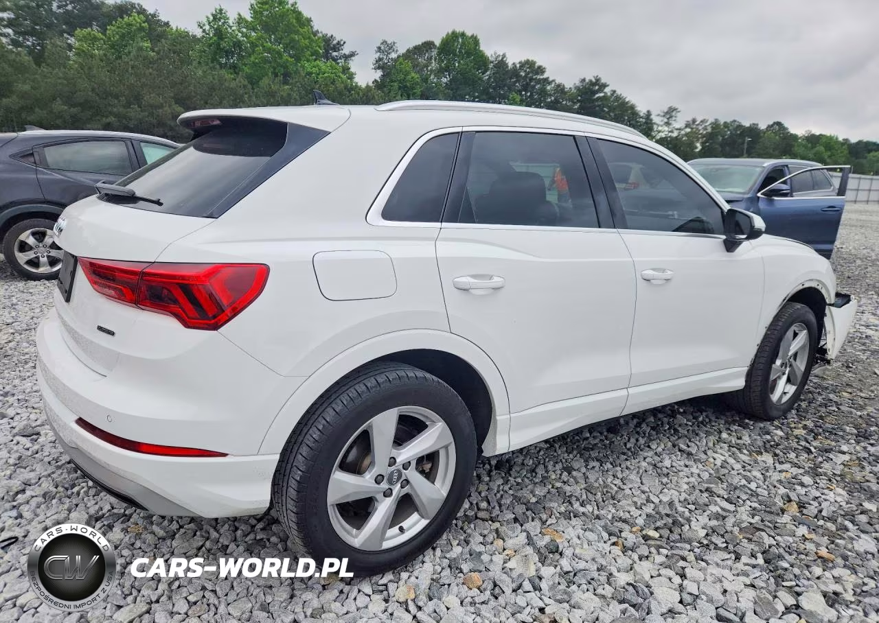 2020 Audi Q3 Premium VIN:WA1AECF33L1077141 - 3