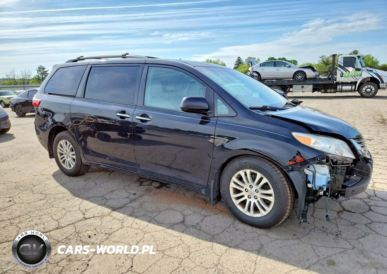 2017 Toyota Sienna Xle 8-Passenger VIN:5TDYZ3DCXHS778474 - 4