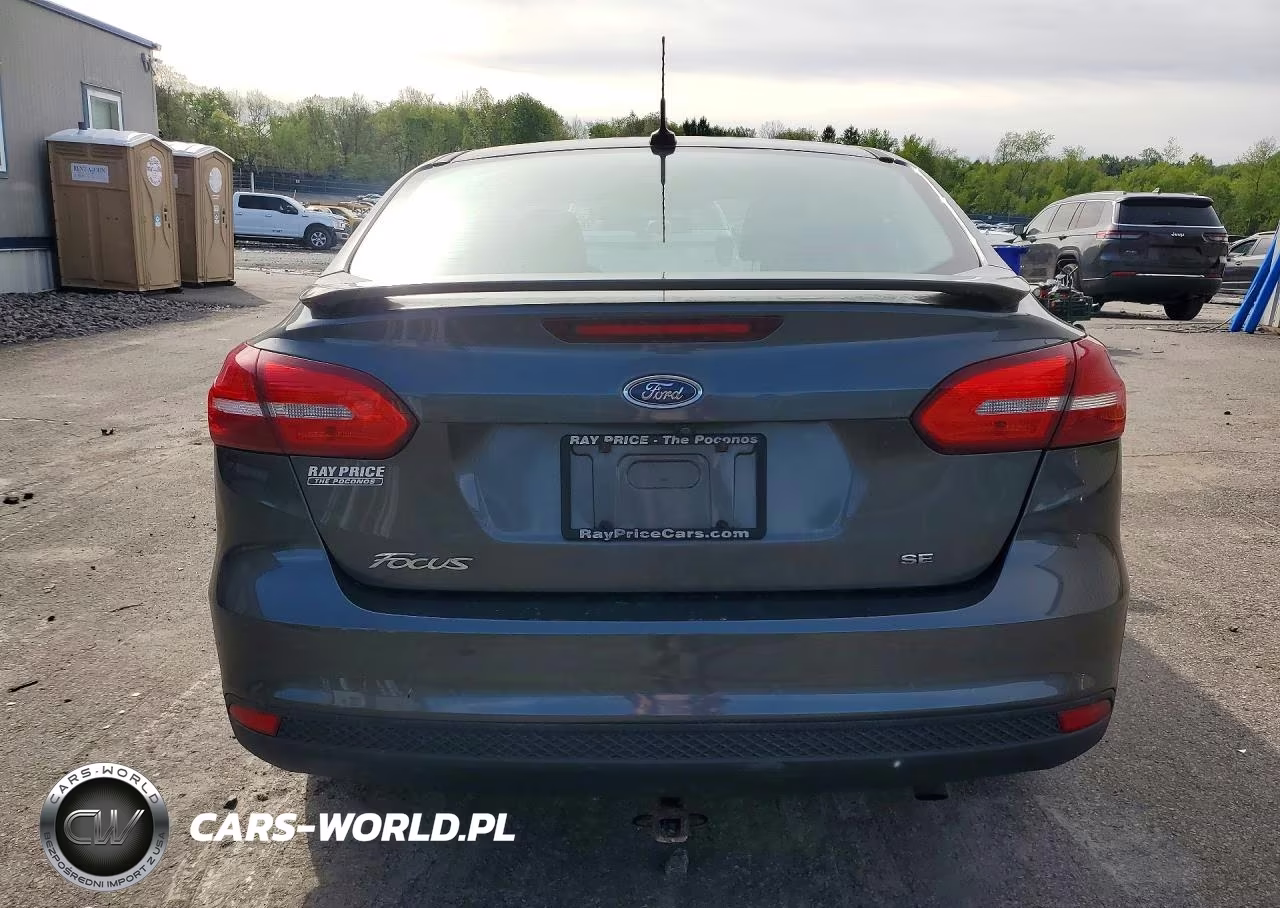 2015 Ford Focus Se VIN:1FADP3F23FL338402 - 6