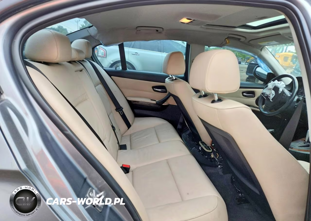 2011 BMW 328 Xi VIN:WBAPK7G54BNN71318 - 10