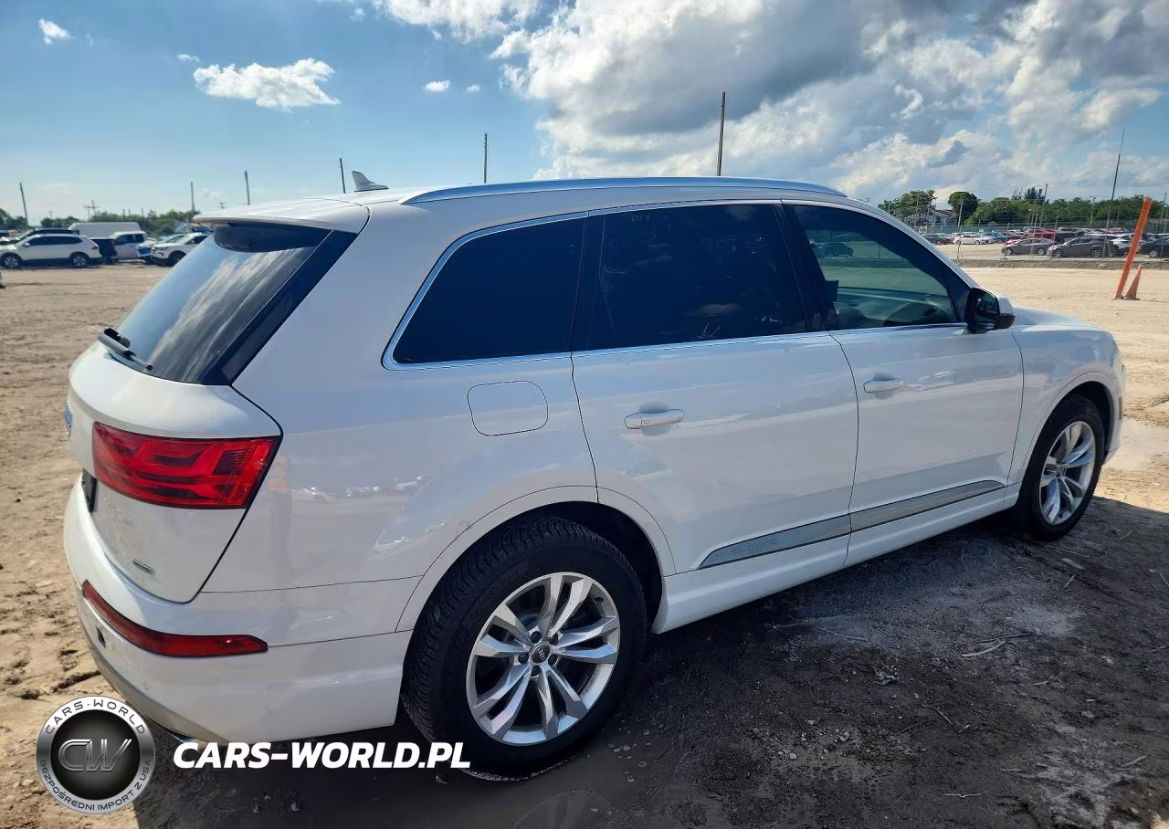 2017 Audi Q7 Premium VIN:WA1AHAF79HD042690 - 3