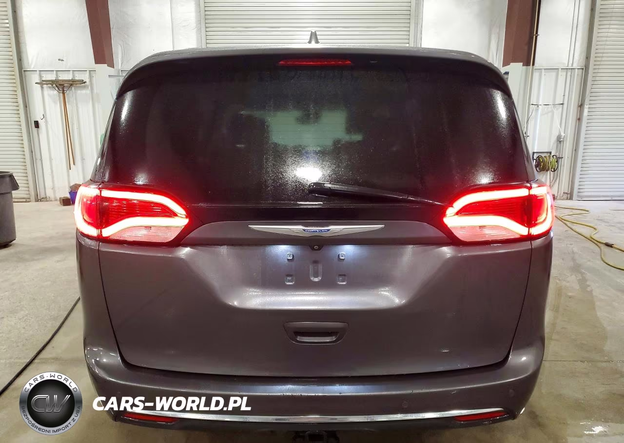 2017 Chrysler Pacifica Limited VIN:2C4RC1GG7HR627500 - 6