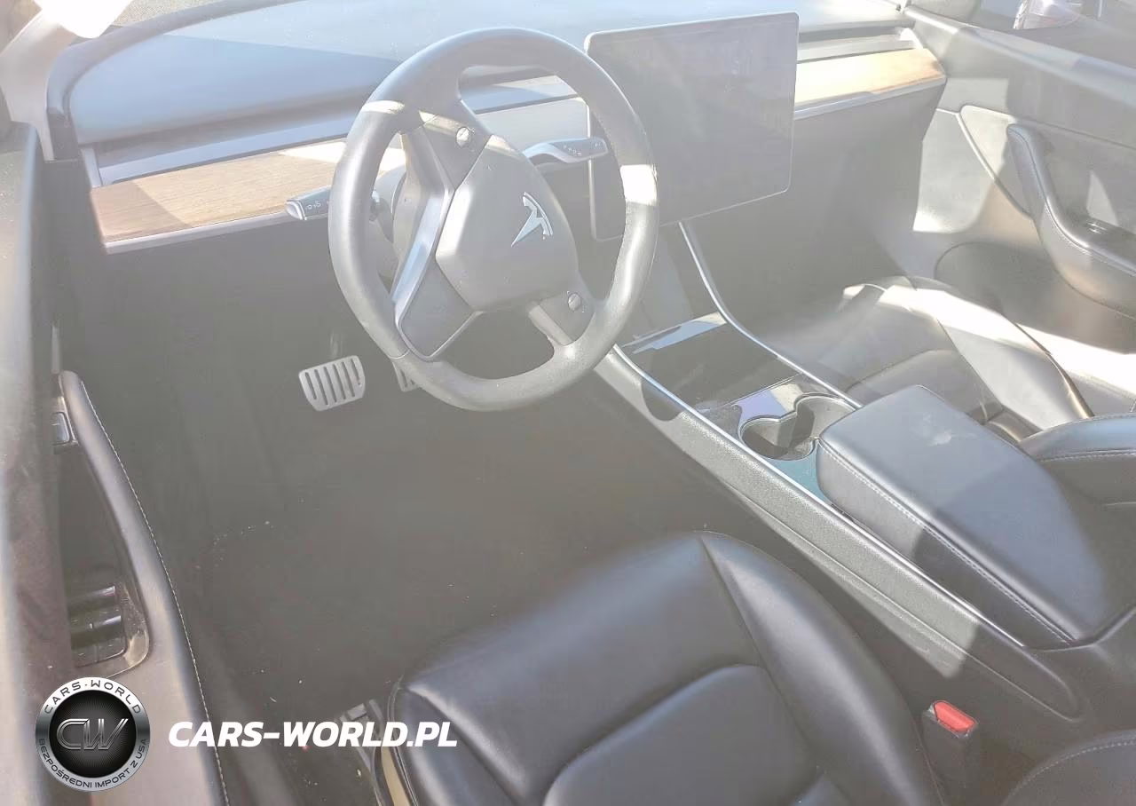 2020 Tesla Model Y VIN:5YJYGDEF1LF011923 - 8
