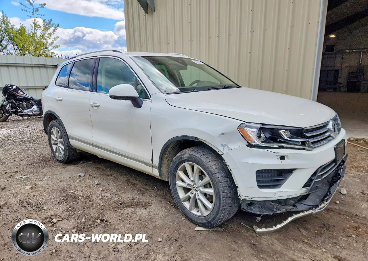 2015 Volkswagen Touareg V6 Tdi VIN:WVGEP9BP2FD003219 - 4
