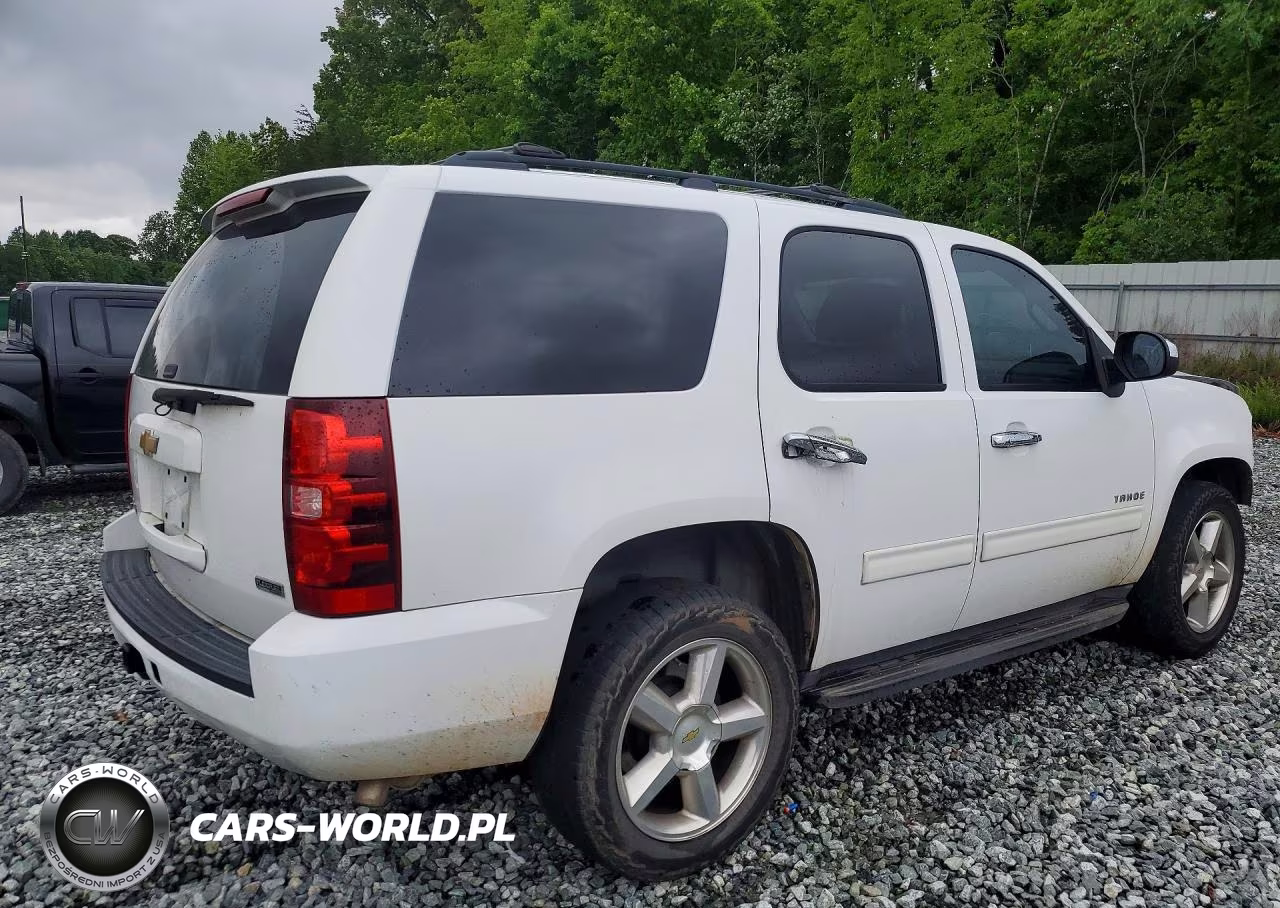 2012 Chevrolet Tahoe C1500 Ls VIN:1GNSCAE04CR327636 - 3