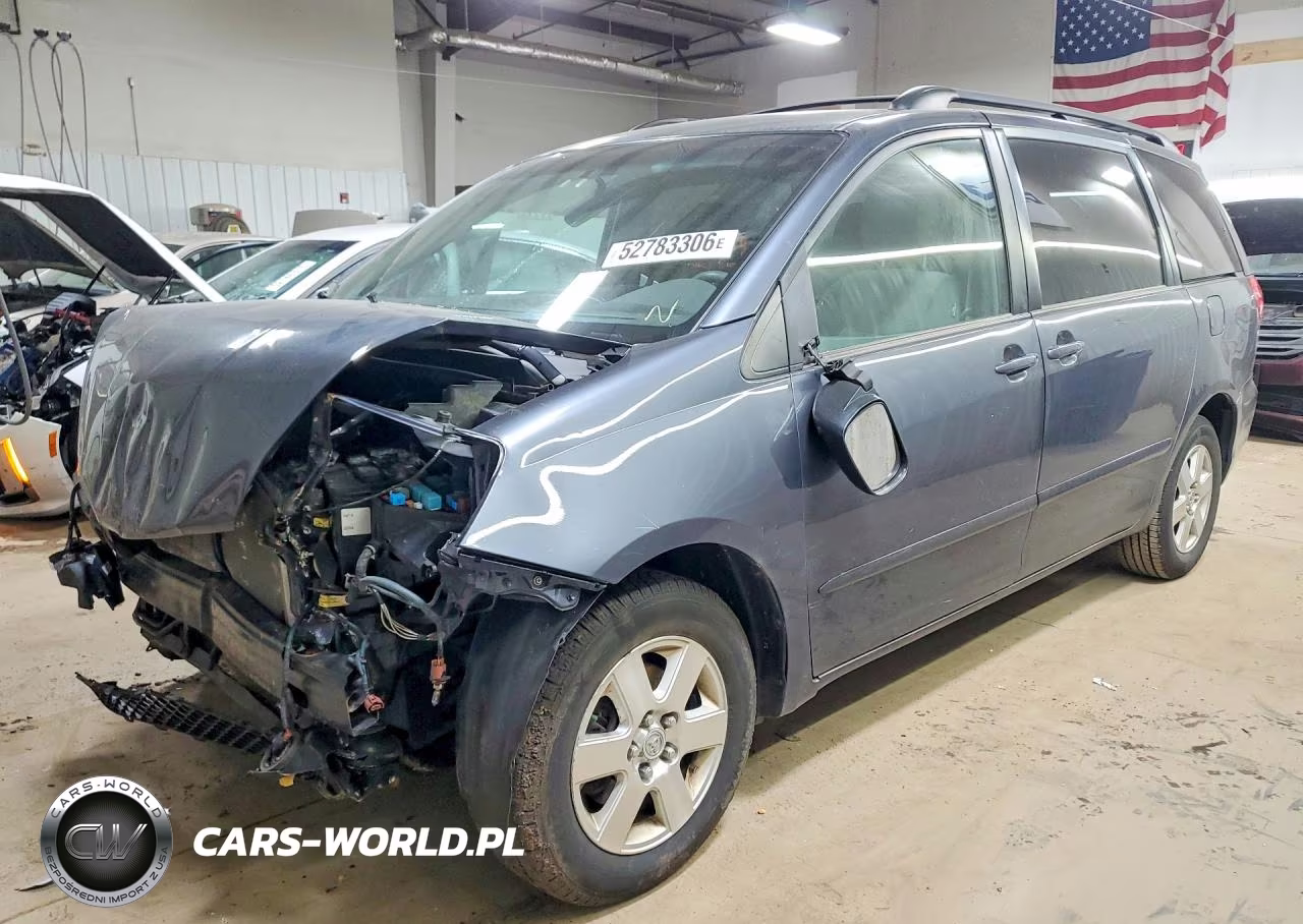 2010 Toyota Sienna Le 7-Passenger