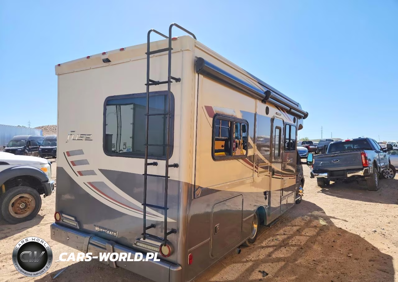 2016 Winnebago Fuse Rv VIN:1FDWS8PV8GKA77147 - 4