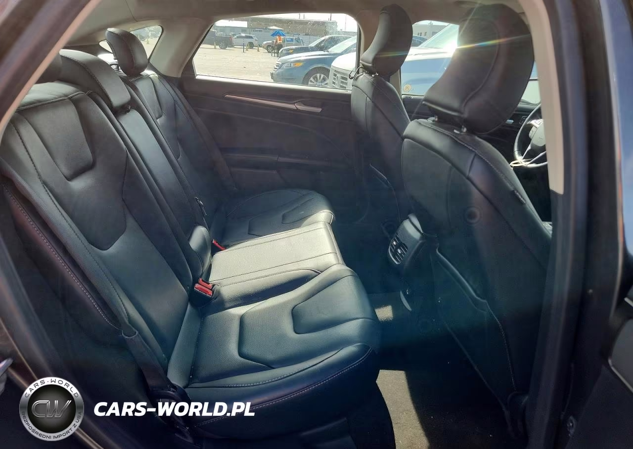 2019 Ford Fusion Titanium VIN:3FA6P0SU9KR157802 - 10
