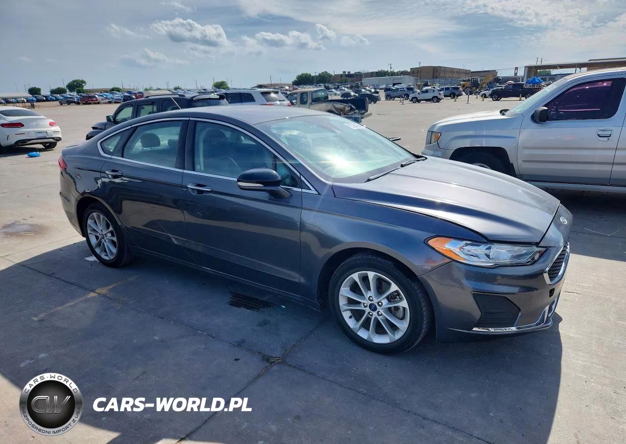 2019 Ford Fusion Titanium VIN:3FA6P0SU9KR157802 - 4