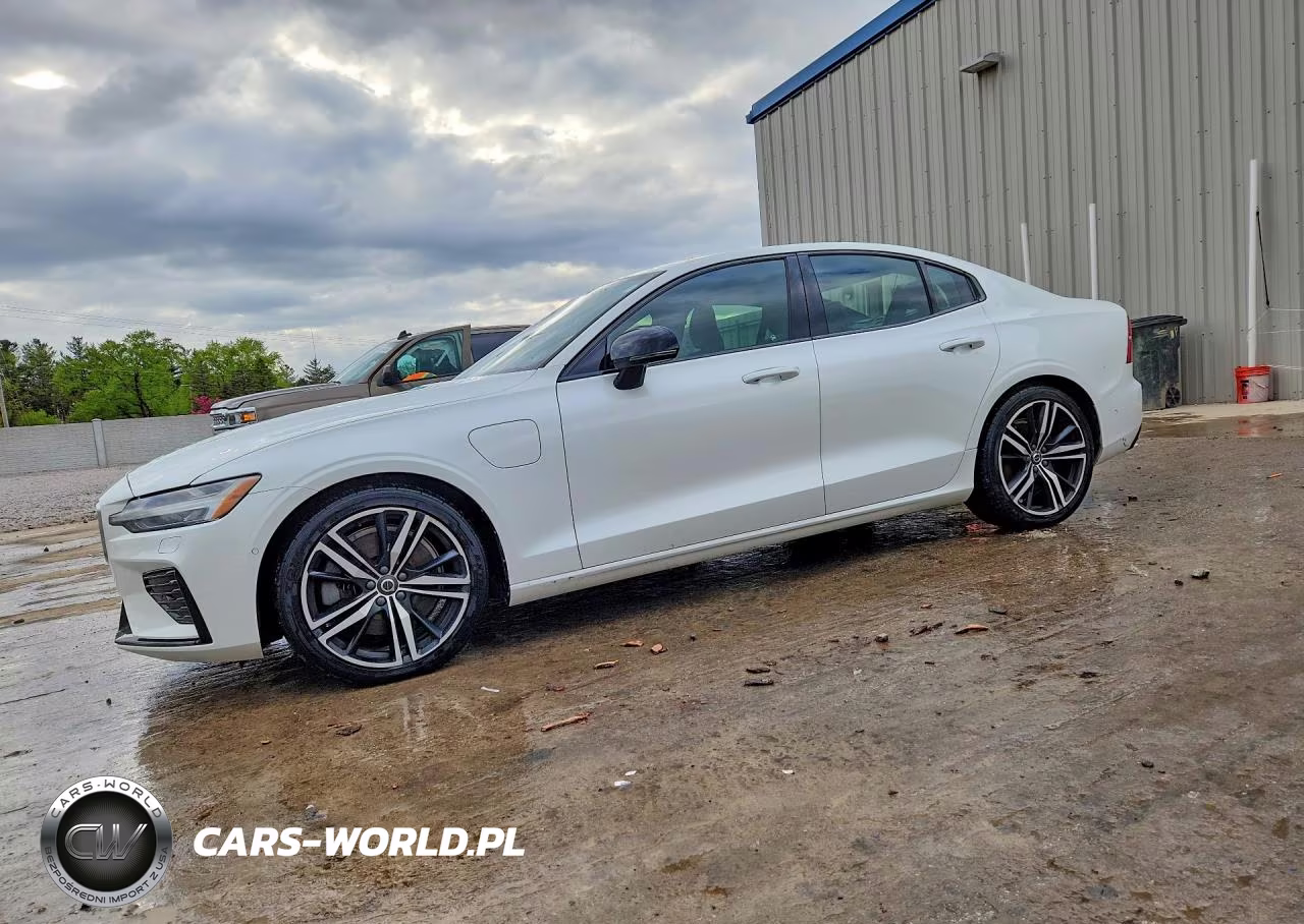 2019 Volvo S60 T8 R-Design
