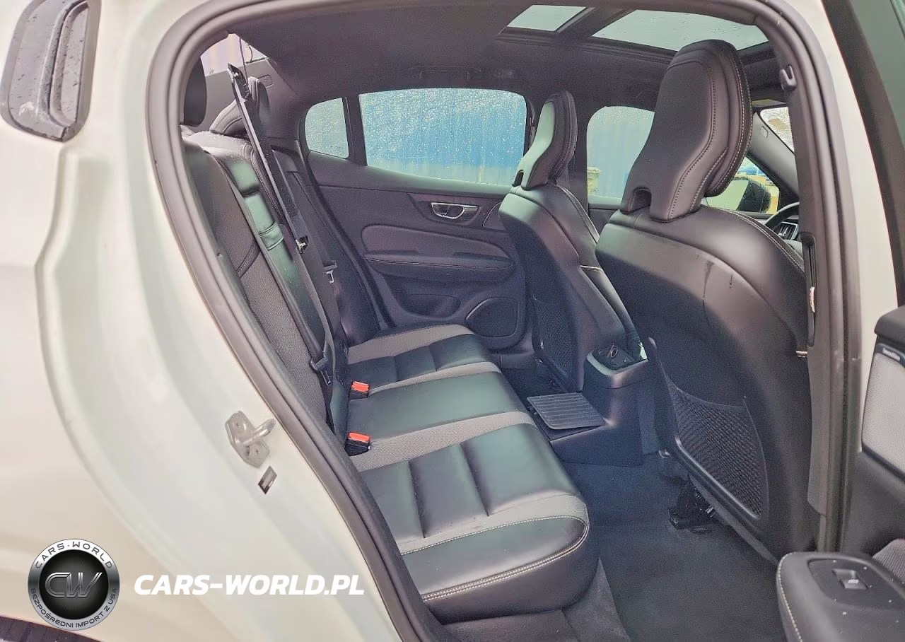 2019 Volvo S60 T8 R-Design VIN:7JRBR0FM2KG014177 - 10