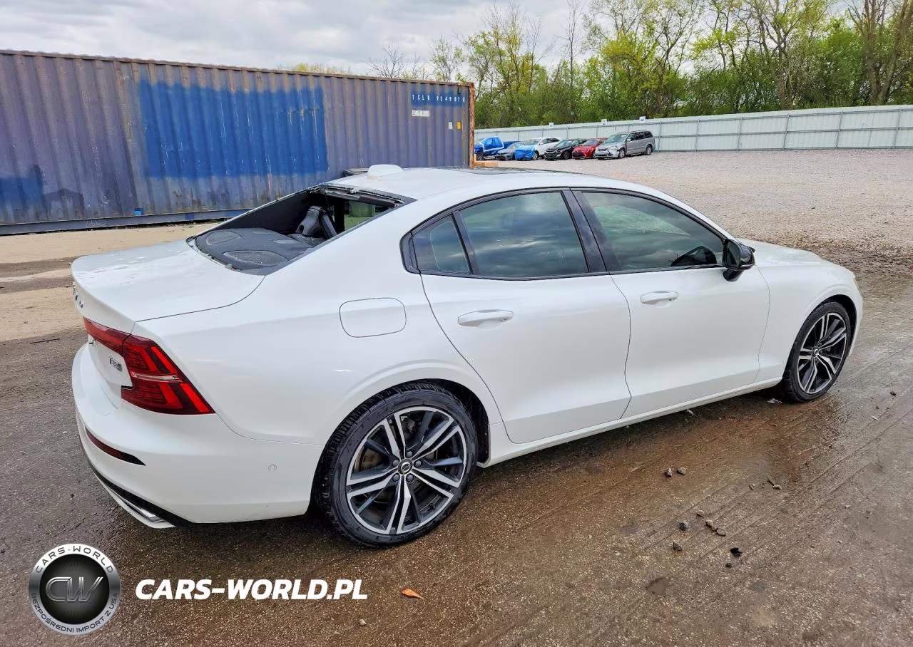 2019 Volvo S60 T8 R-Design VIN:7JRBR0FM2KG014177 - 3