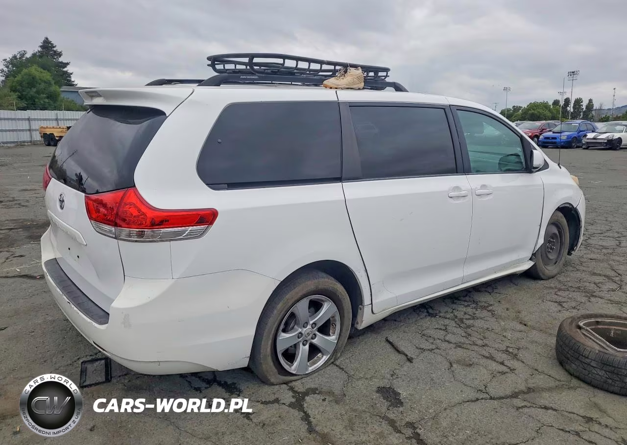 2012 Toyota Sienna Le 8-Passenger VIN:5TDKA3DC2CS015385 - 3