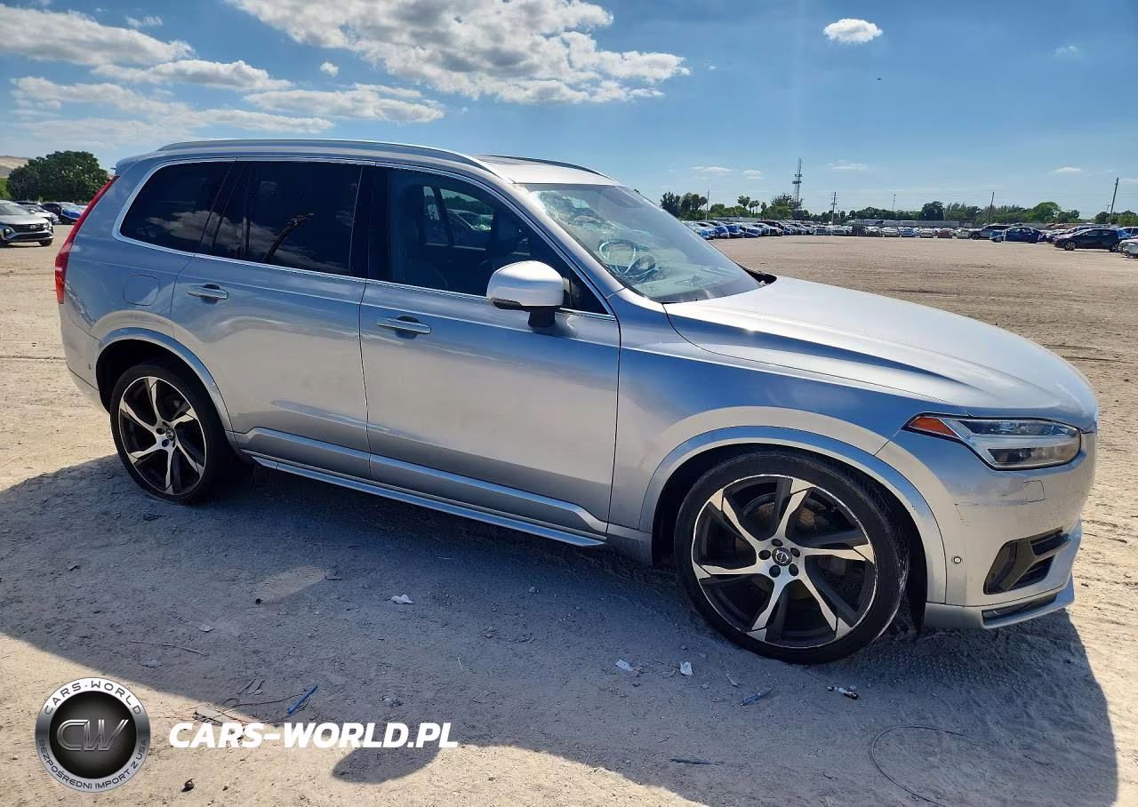 2017 Volvo Xc90 T6 VIN:YV4A22PMXH1169948 - 4