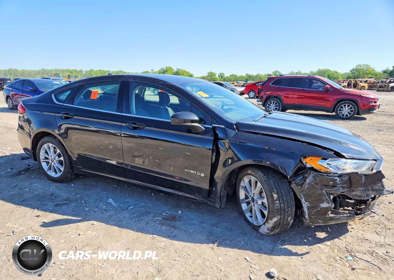 2019 Ford Fusion Se VIN:3FA6P0LU0KR183770 - 4