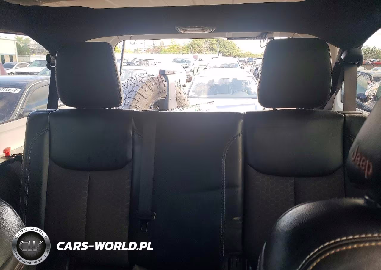 2017 Jeep Wrangler Unlimited Sport VIN:1C4BJWDG2HL590292 - 10