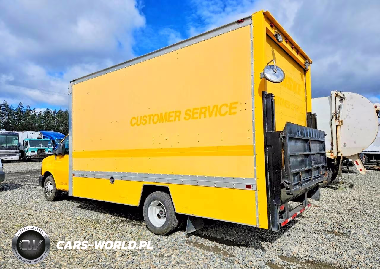 2011 GMC Savana Box Truck VIN:1GD374CG8B1100039 - 2