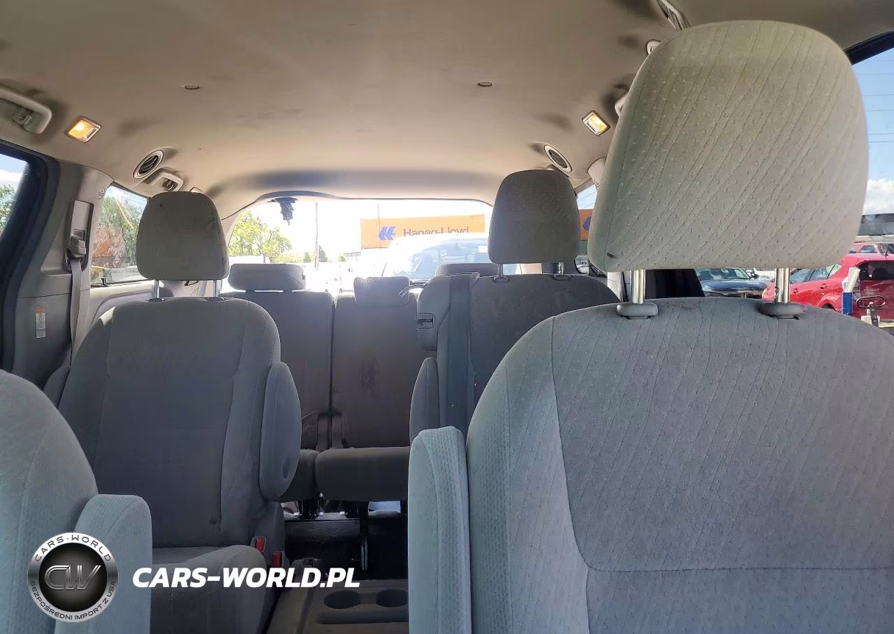 2017 Toyota Sienna Le VIN:5TDKZ3DC1HS821282 - 10