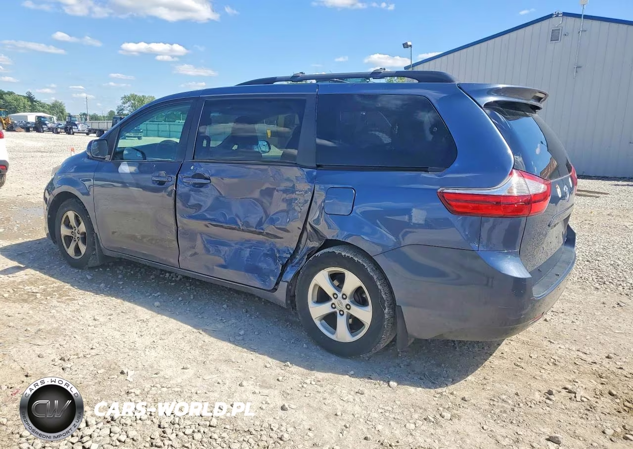 2017 Toyota Sienna Le VIN:5TDKZ3DC1HS821282 - 2