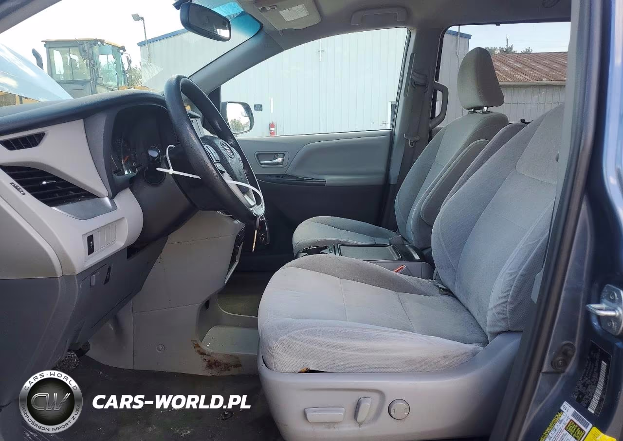 2017 Toyota Sienna Le VIN:5TDKZ3DC1HS821282 - 7