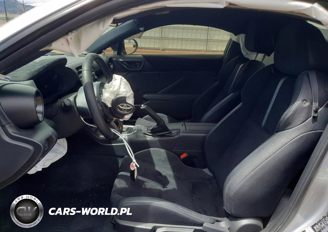 2025 Toyota Gr 86 VIN:JF1ZNBE15S9758894 - 7