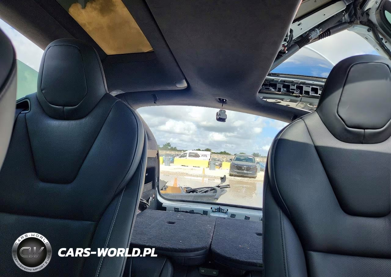 2024 Tesla Model X VIN:7SAXCBE60RF439361 - 10