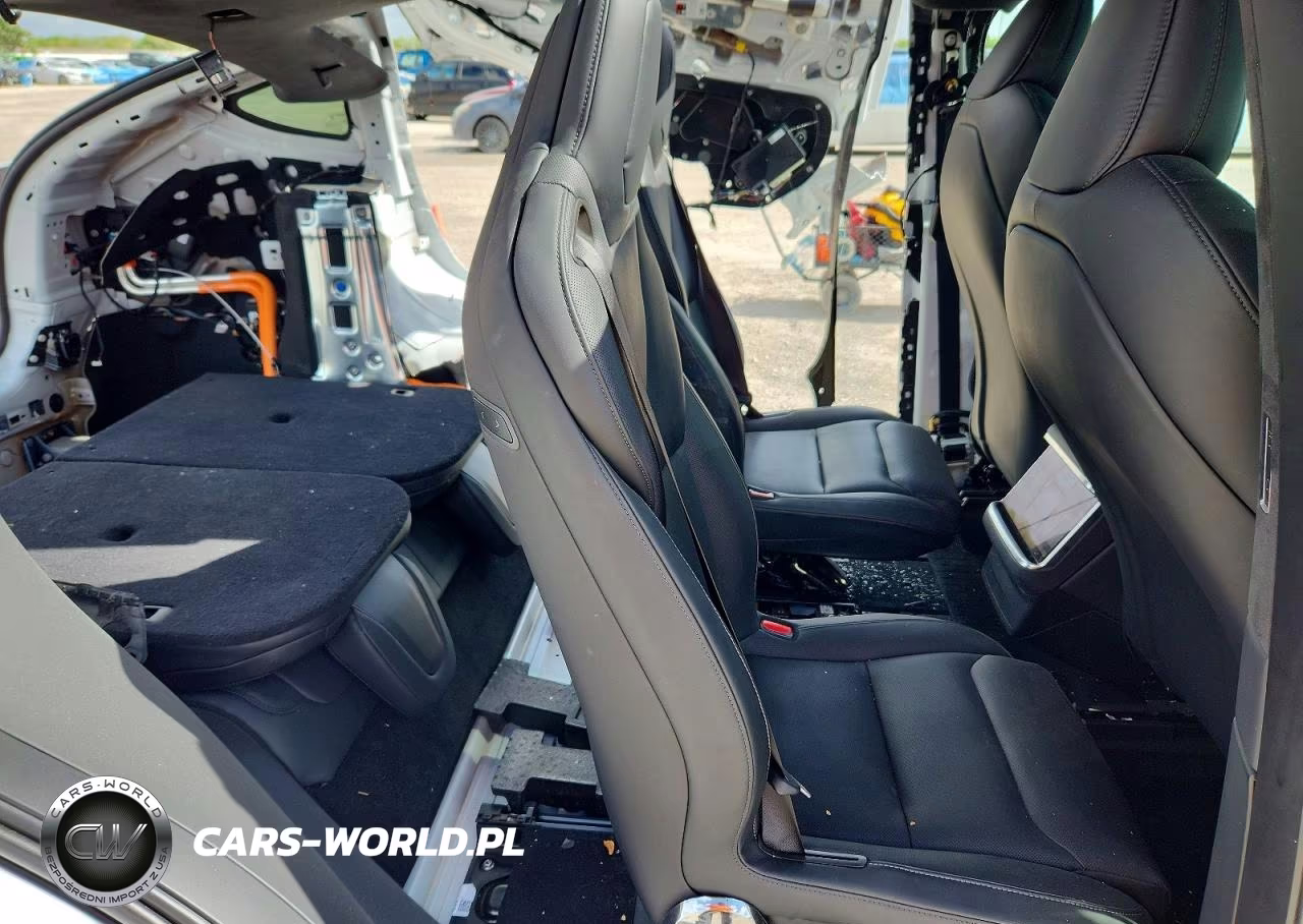 2024 Tesla Model X VIN:7SAXCBE60RF439361 - 11