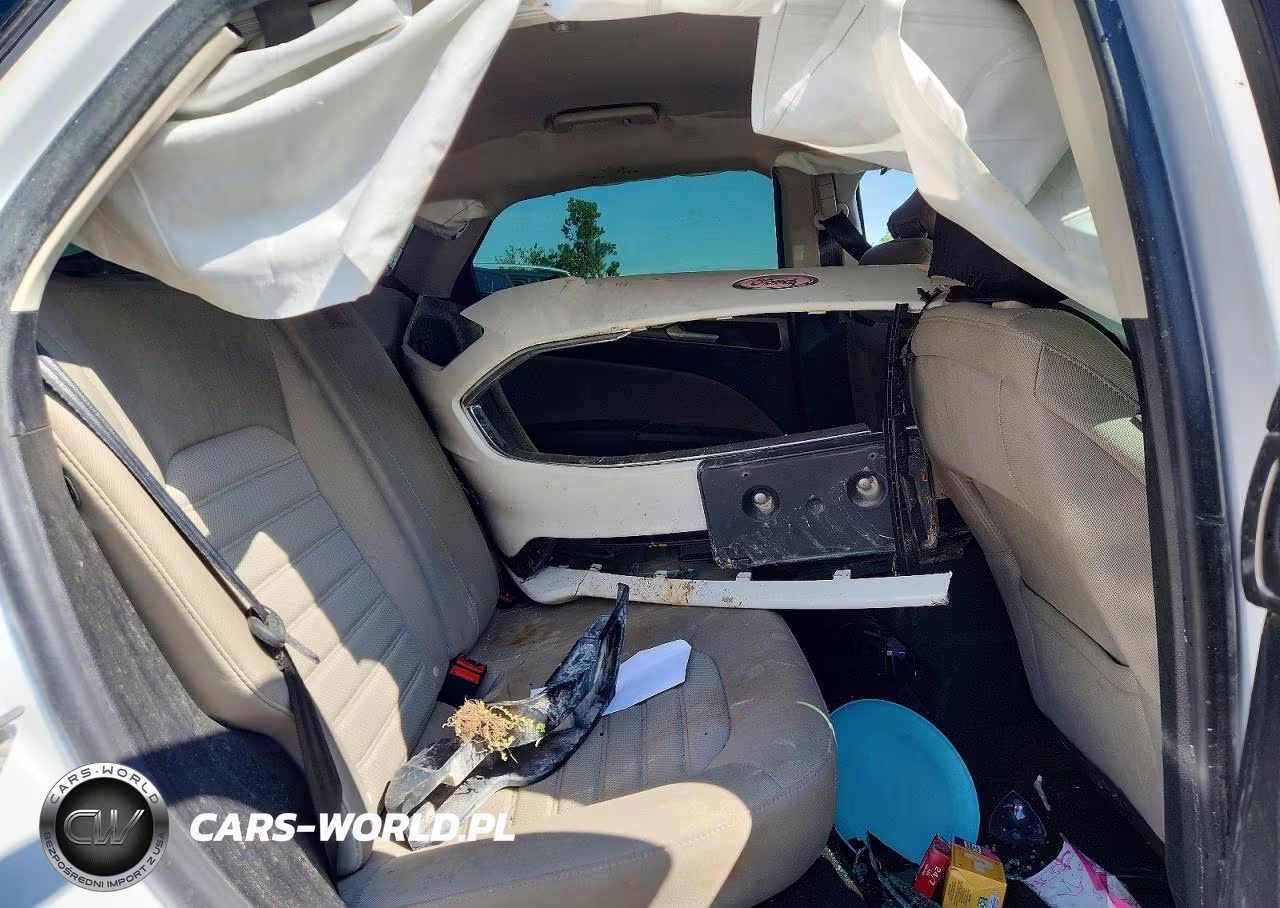 2019 Ford Fusion S VIN:3FA6P0G75KR251047 - 10
