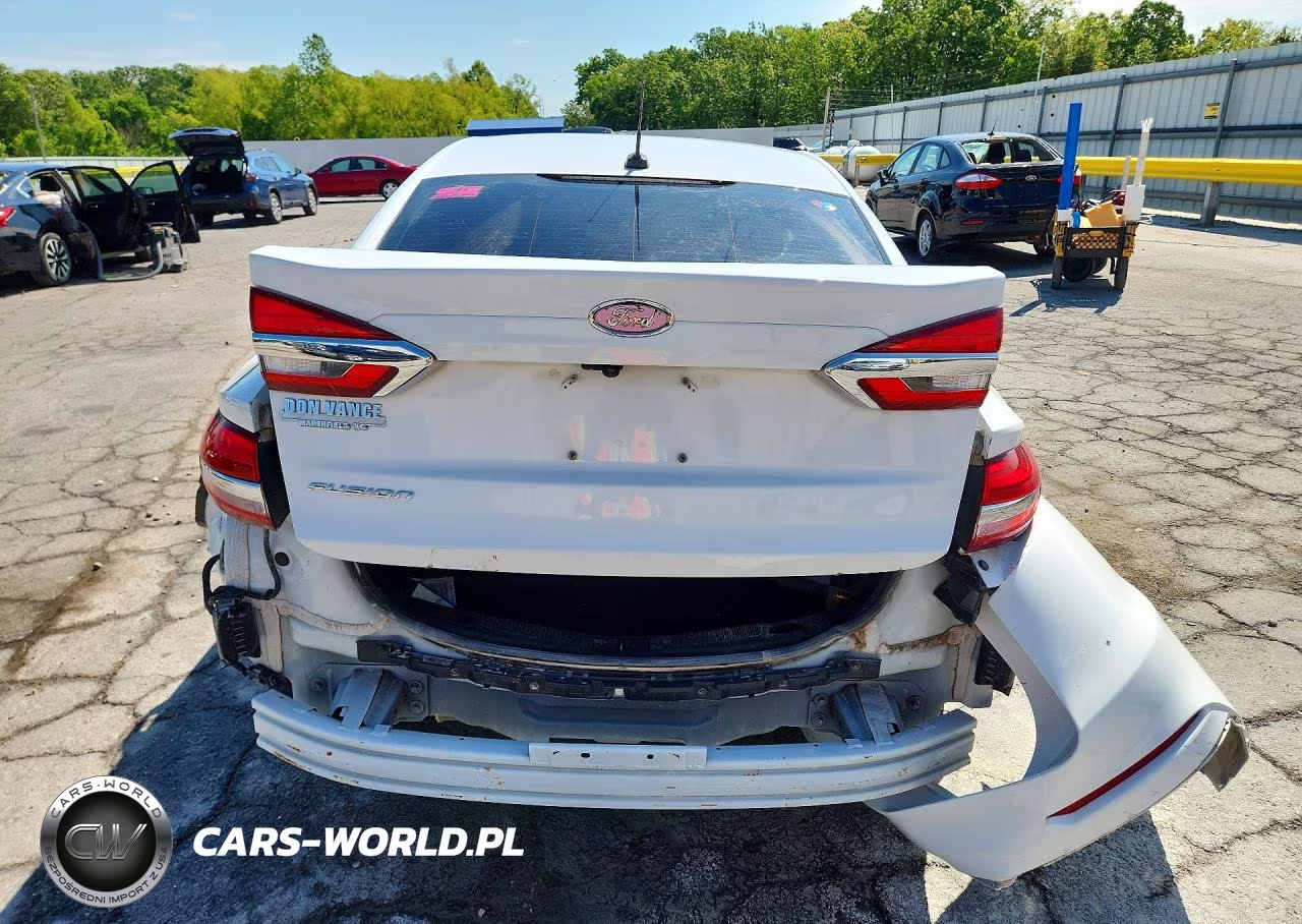 2019 Ford Fusion S VIN:3FA6P0G75KR251047 - 6