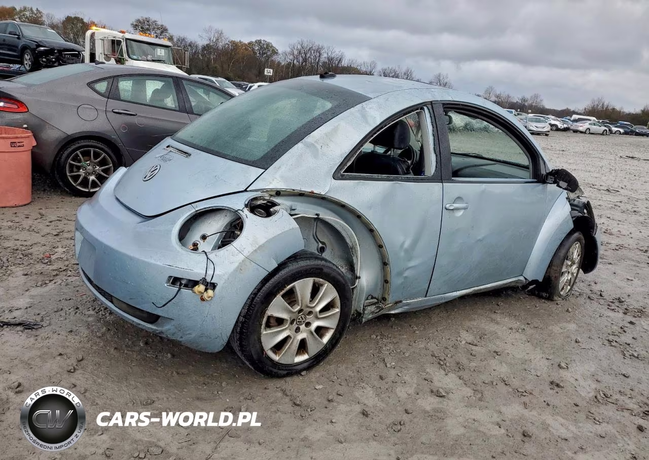 2010 Volkswagen New Beetle VIN:3VWRG3AG8AM035056 - 3