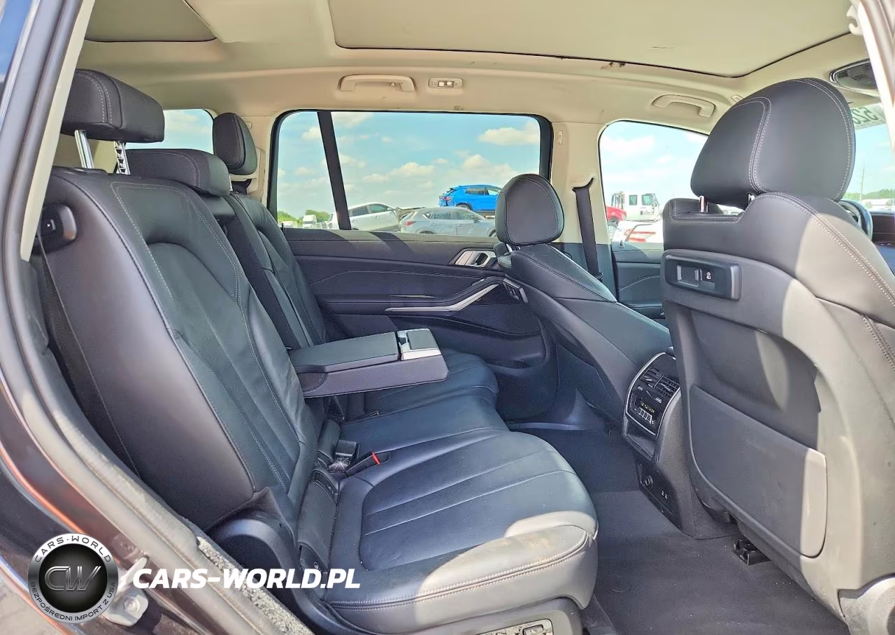 2021 BMW X7 xDrive40I VIN:5UXCW2C06M9G16355 - 11