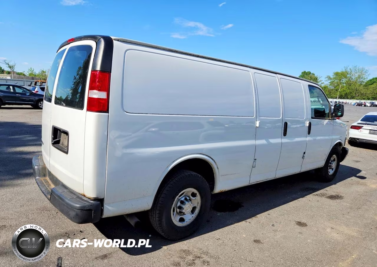 2018 Chevrolet Express G2500 VIN:1GCWGBFP2J1263978 - 3